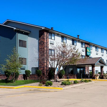 Quality Inn & Suites Bloomington I-55 And I-74 Exterior foto